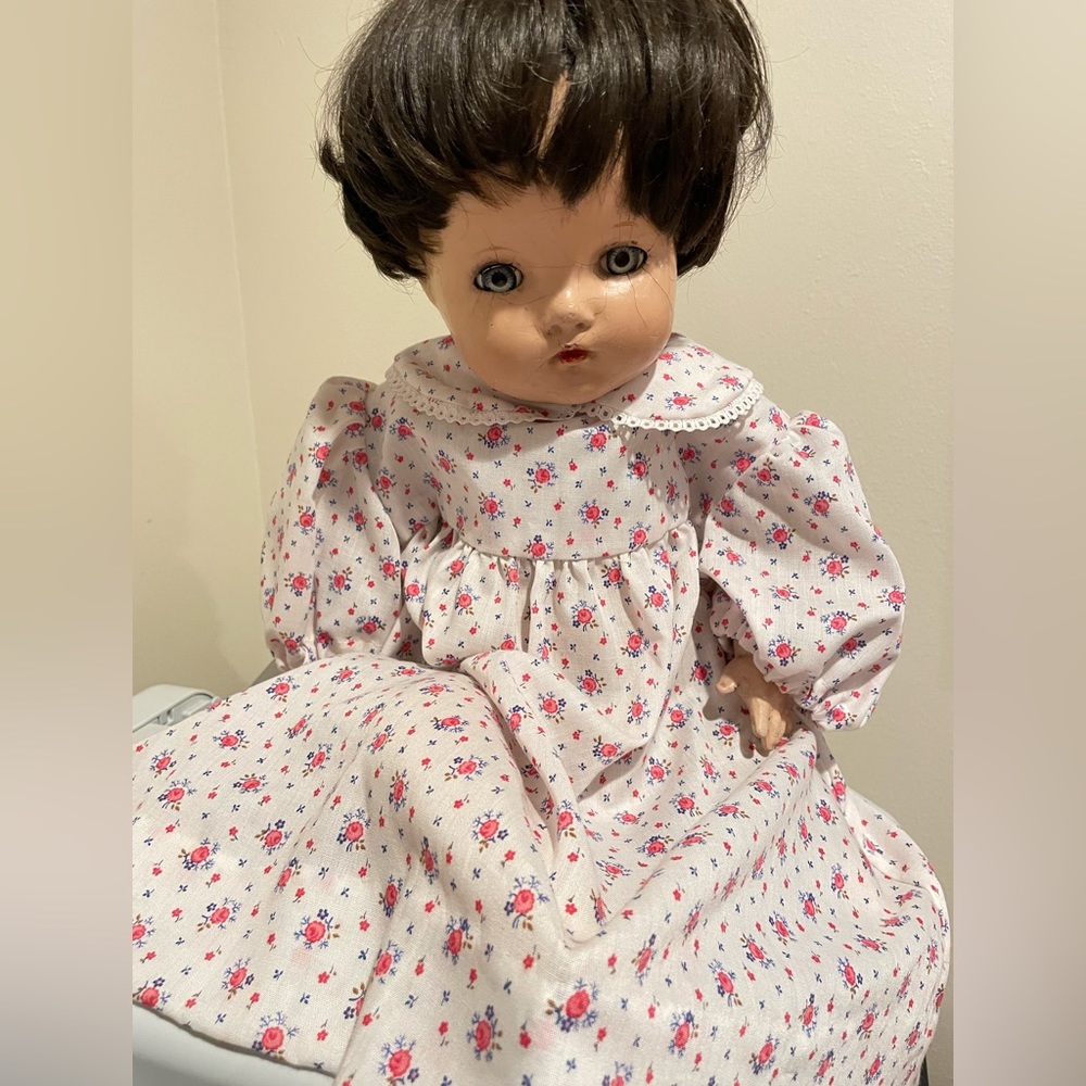 Vintage pre-loved Madame Alexander doll